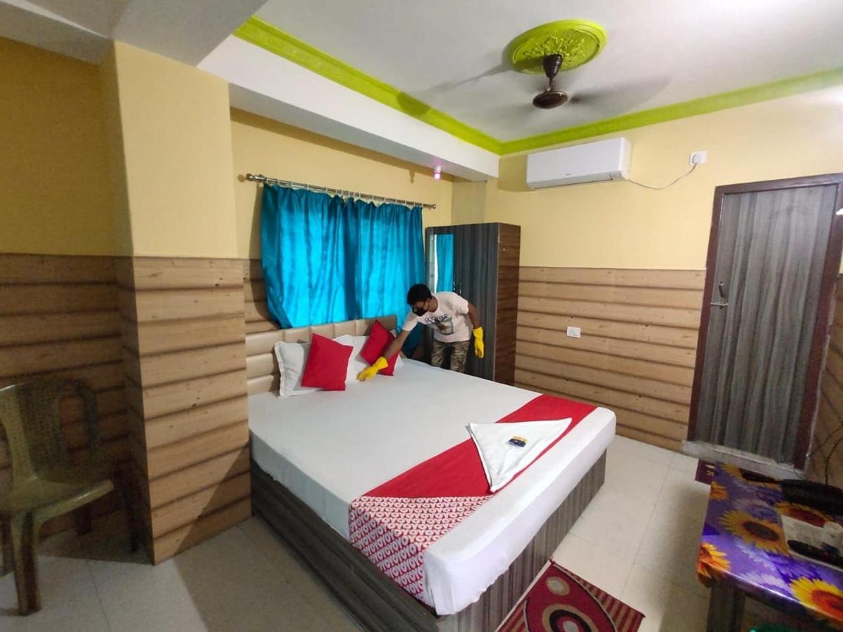 Oyo 30073 Triveni Lodge Siliguri Bagian luar foto