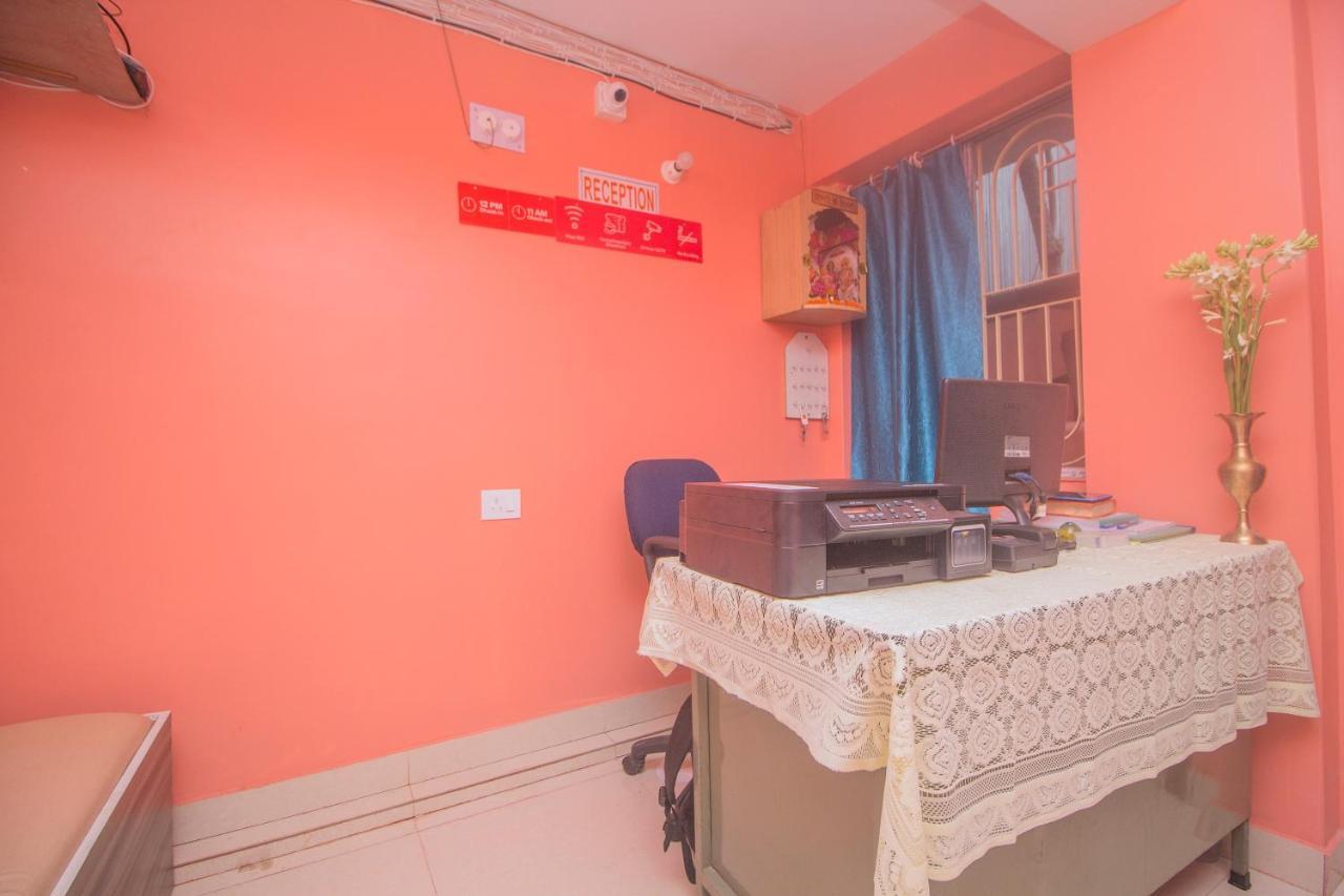 Oyo 30073 Triveni Lodge Siliguri Bagian luar foto