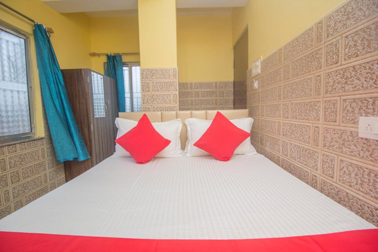 Oyo 30073 Triveni Lodge Siliguri Bagian luar foto