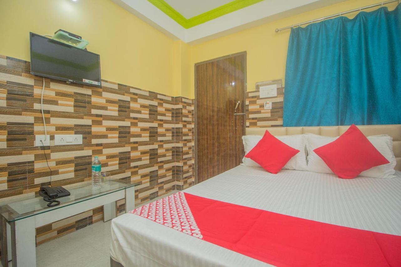 Oyo 30073 Triveni Lodge Siliguri Bagian luar foto