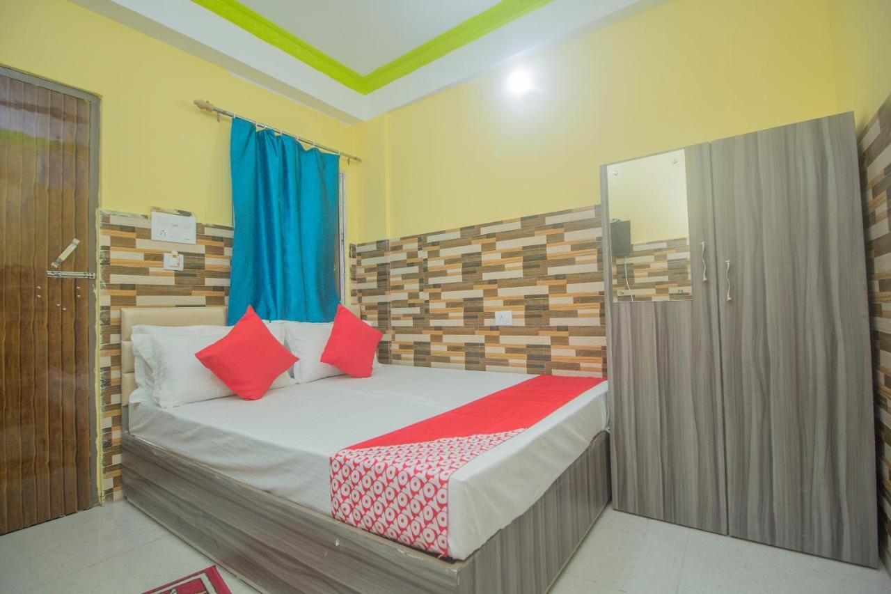 Oyo 30073 Triveni Lodge Siliguri Bagian luar foto