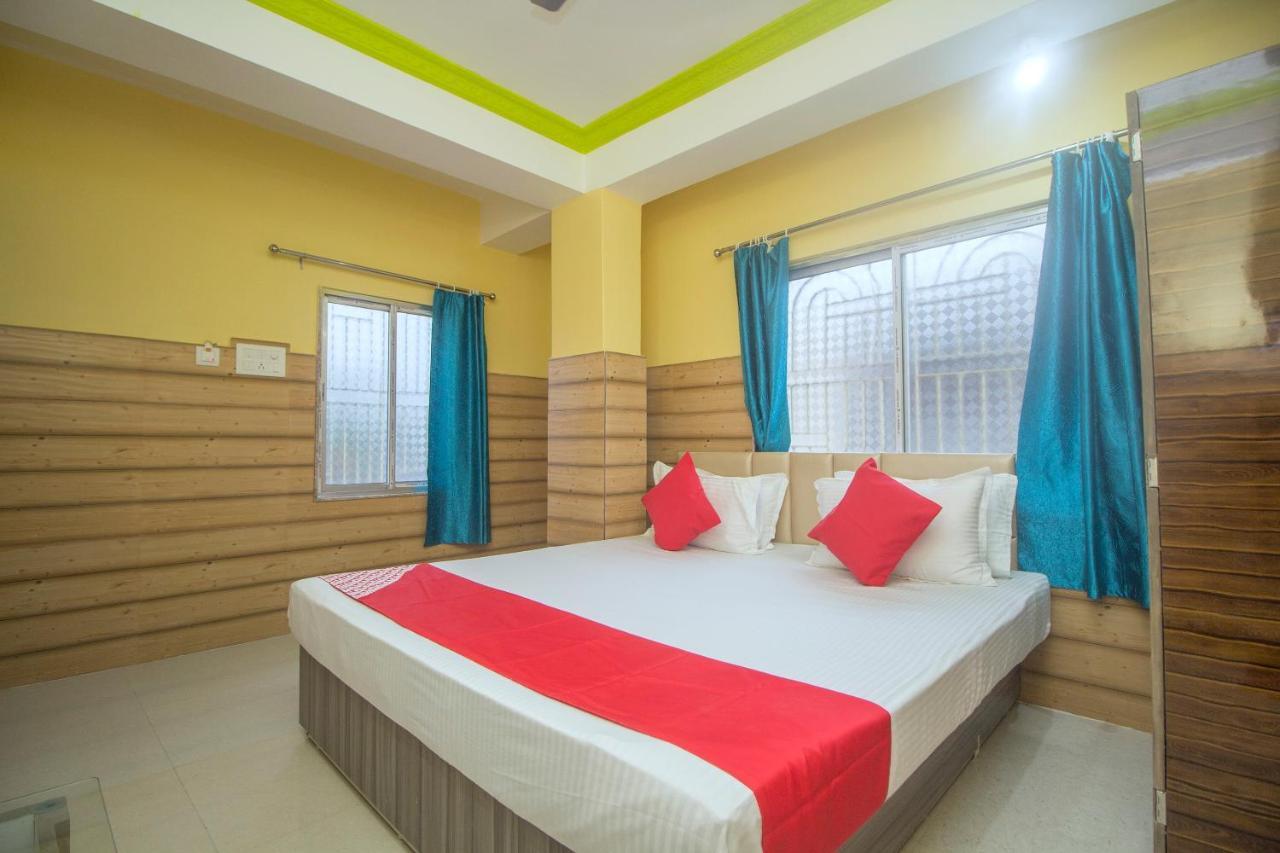 Oyo 30073 Triveni Lodge Siliguri Bagian luar foto
