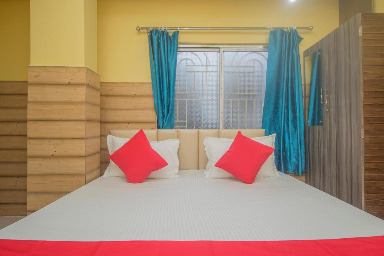 Oyo 30073 Triveni Lodge Siliguri Bagian luar foto