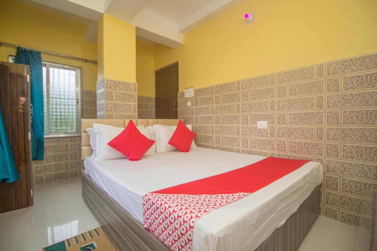 Oyo 30073 Triveni Lodge Siliguri Bagian luar foto