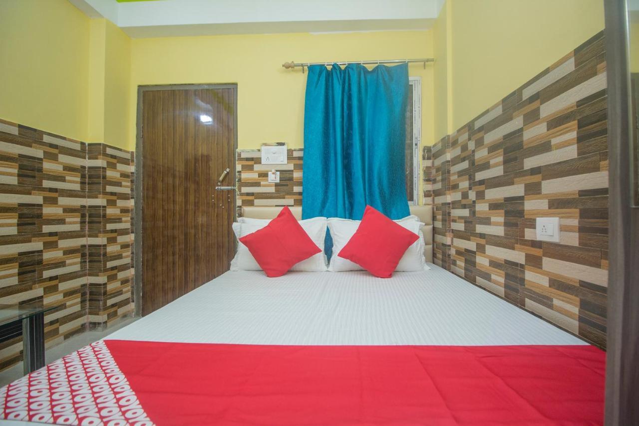 Oyo 30073 Triveni Lodge Siliguri Bagian luar foto