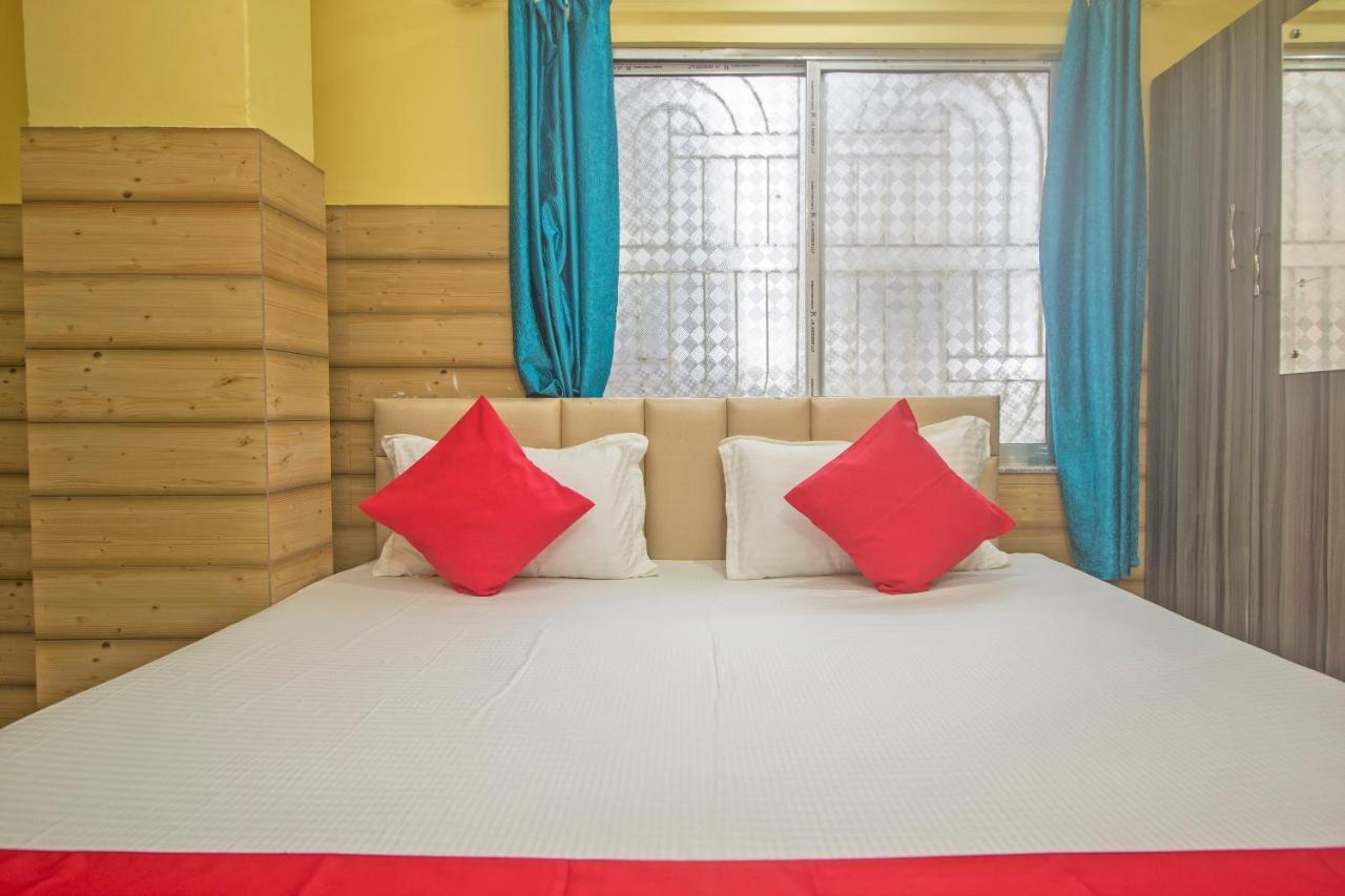 Oyo 30073 Triveni Lodge Siliguri Bagian luar foto